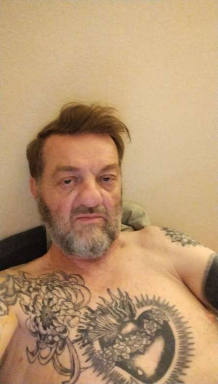 Homme gay introverti cherche un photographe