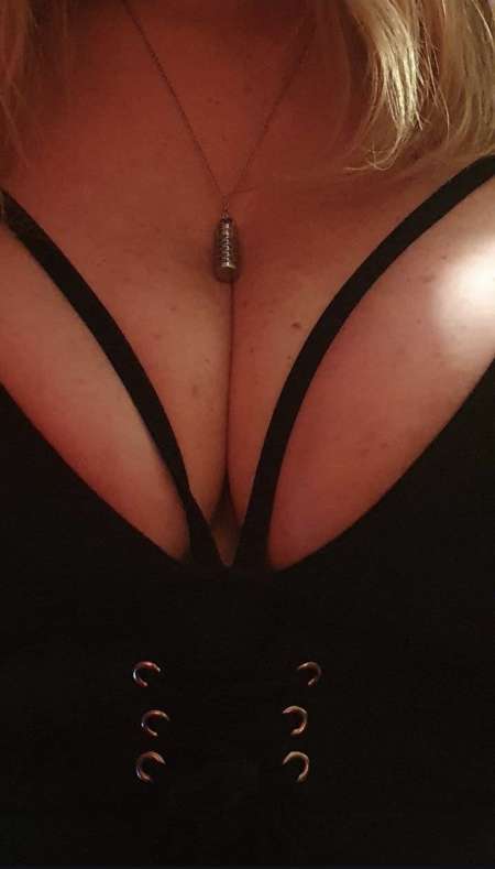 TANTRA SUR TABLE ET C�LINOTH�RAPIE SUR FUTON