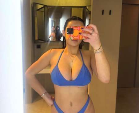 Belle femme qui donne massages et douceur