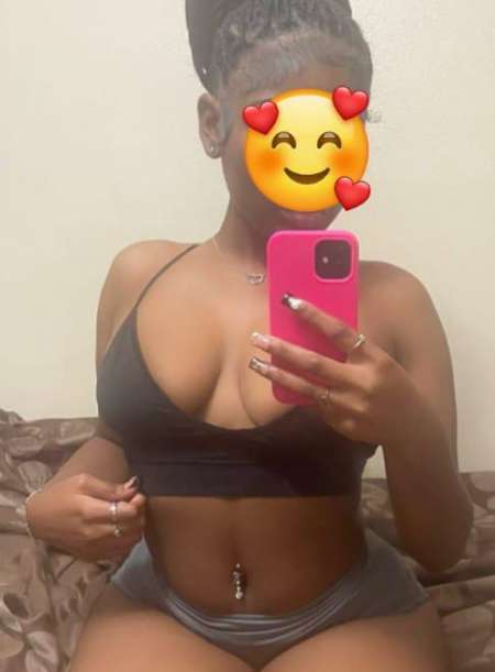 UNE FAMME DOUCE DISPONIBLE