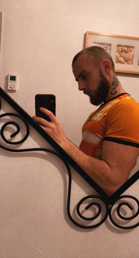 Jeune ma�tre cherche moneyslave