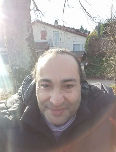 Ma�tre cherche soubrette a recevoir a la maison