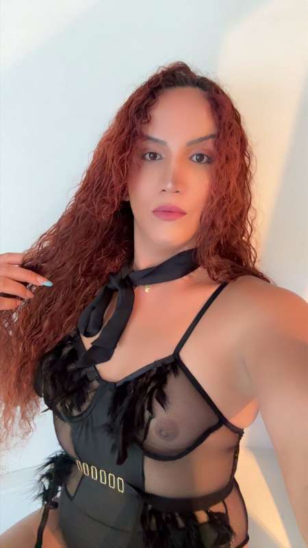 Aryela Trans Br�silienne Actif Dominatrice Chaude