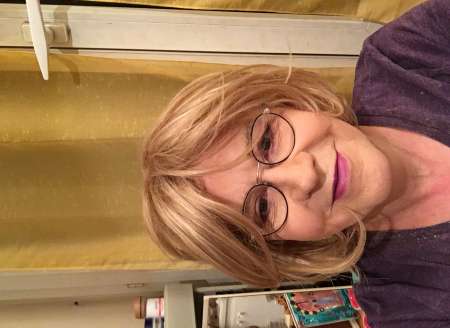 Jolie TV Style Femme M�re Rech. Jeunes Mecs TBM