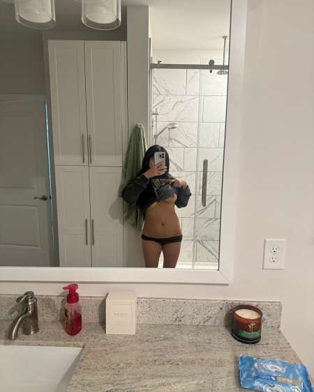 Adeline Andii Disponible