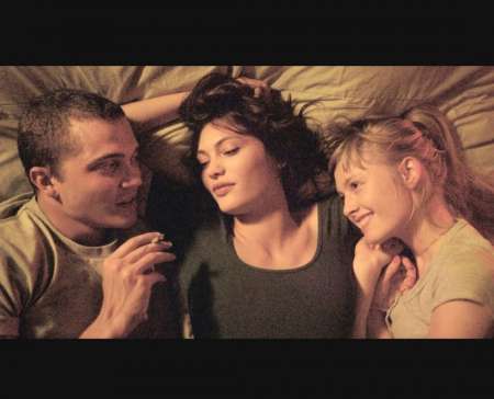 Couple cherche femme . FFM