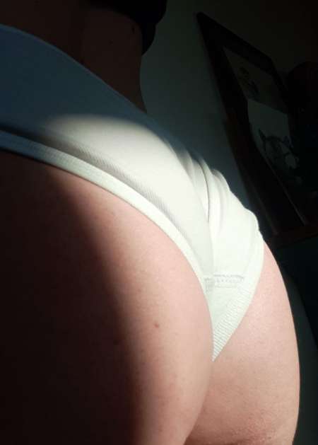 Aux amateurs de petites culottes portées 😏