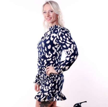 Marina, blonde origine Russe disponible sur Paris