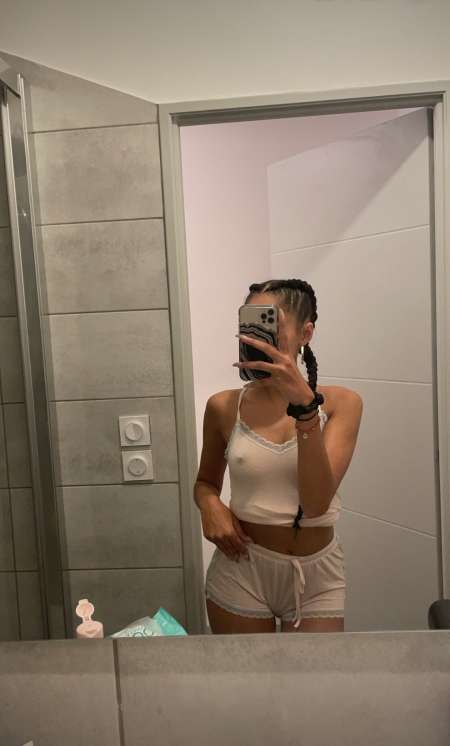 Mona sexy