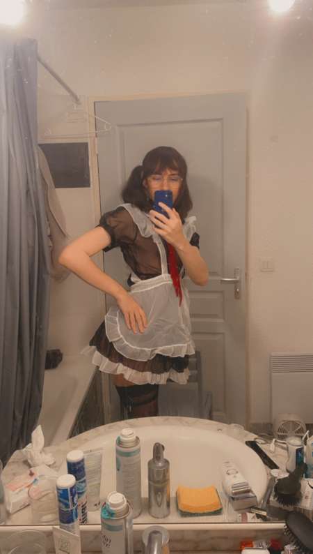 Femboy soubrette  votre service !