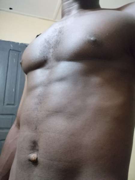 Escorte boy uniquement disponible pour les femmes