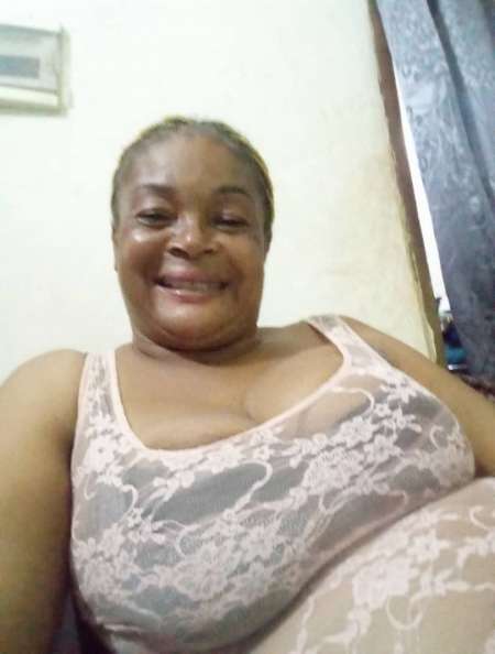 Femme africaine recherche un contact srieux