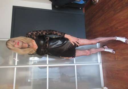 TRAVESTI PASSIVE SOUMISE HARD!