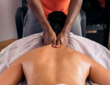 Jeune black propose massages gratuits pour femmes