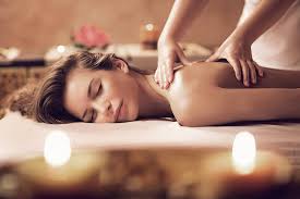 Offre massage gratuit a une jolie femme célibatair