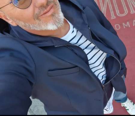 Escortboy Gentleman discret pour vous servir,