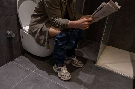 Homme qui reçoit et lèche votre anus sale